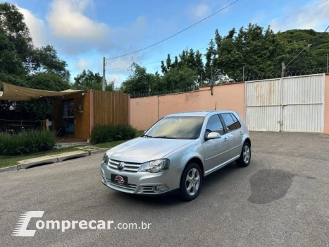 Volkswagen GOLF - 1.6 MI SPORTLINE 8V 4P MANUAL 4 portas