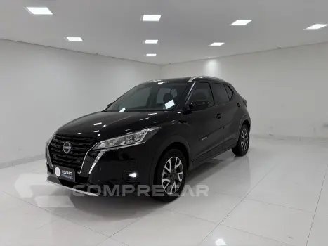 NISSAN Kikis 4 portas