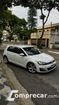 Volkswagen GOLF 2.0 TSI GTI 16V 220cv Turbo 4 portas