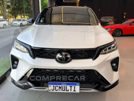 HILUX SW4 2.8 D-4D TURBO DIESEL DIAMOND 7L 4X4 AUTOMÁTICO