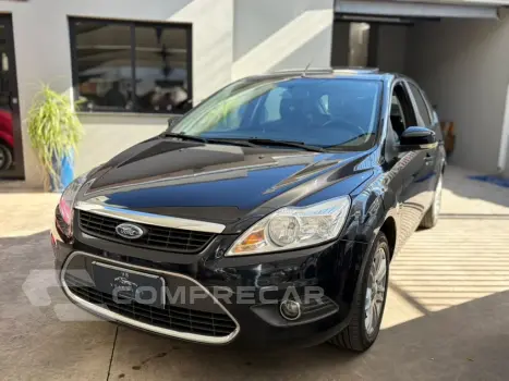 FORD FOCUS 2.0 GHIA 16V FLEX 4P AUTOMÁTICO 4 portas