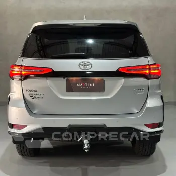 Hilux SW4 SRX Plat. 4x4 2.8 TB Die. Aut.