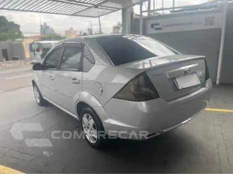 FIESTA 1.6 MPI Class Sedan 8V