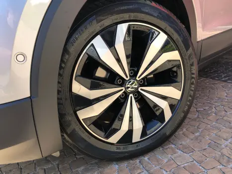 T-Cross 1.4 250 Tsi Total Flex Highline Automático
