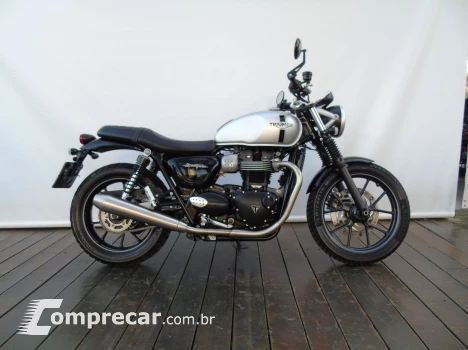 TRIUMPH STREET TWIN