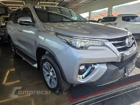 Toyota HILUX SW4 2.8 SRX 4X4 7 Lugares 16V Turbo Intercooler 4 portas