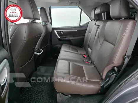 HILUX SW4 2.8 SRX 4X4 7 LUGARES 16V TURBO INTERCO