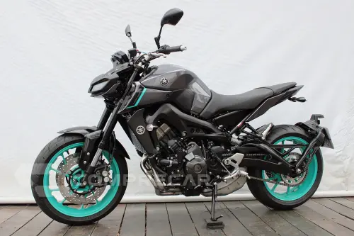 YAMAHA MT-09
