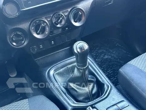 HILUX HILUX CD STD 2.8 16V TURBO DIE 4X4 4P C/AR