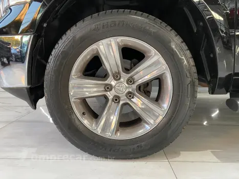 CLASSIC LARAMIE 5.7 CD V8 4X4 Aut.