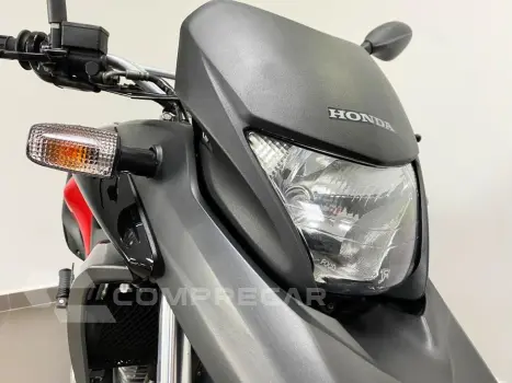 HONDA XRE 300 - PRETO E VERMELHO