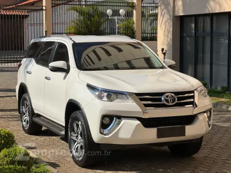 HILUX SW4 2.7 SRV 7 Lugares 4X2 16V