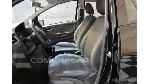 FOX - 1.6 MI 8V 4P MANUAL