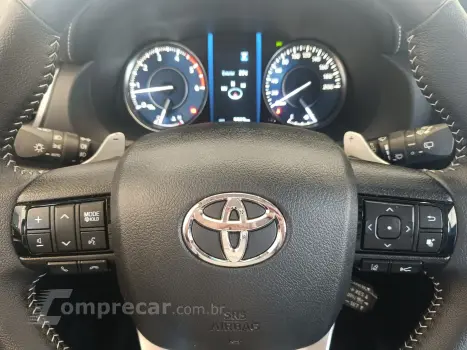 HILUX SW4 2.8 D-4D TURBO SRX PLATINUM 7L 4X4 AUTOMÁTICO