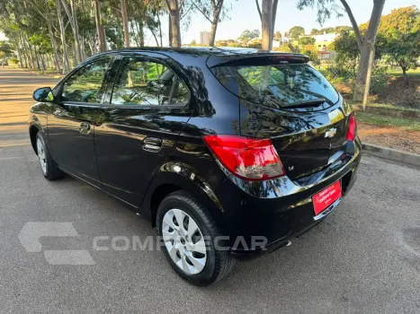 Onix 1.4 LT