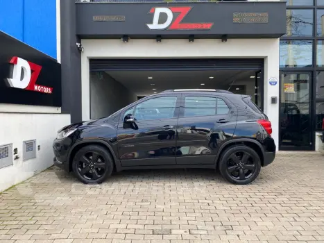 TRACKER 1.4 16V Turbo Midnight