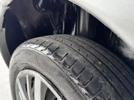 Palio ELX 1.0 Fire/30 Anos F. Flex 8V 4p