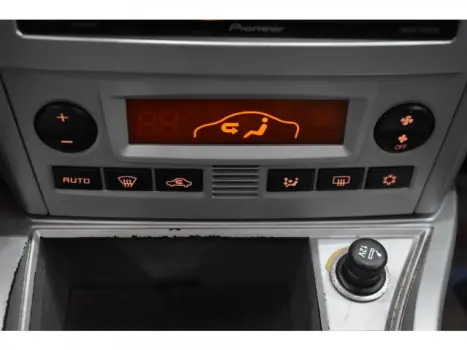 VECTRA SEDAN - 2.0 MPFI ELEGANCE 8V 4P MANUAL