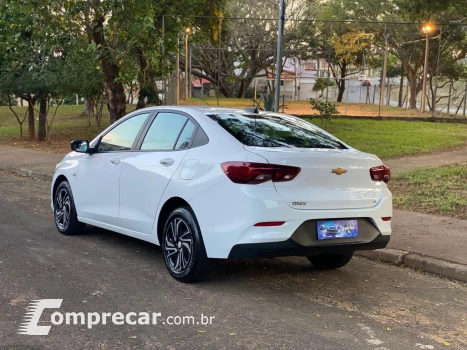 ONIX SEDAN Plus LT 1.0 12V Flex 4p Mec.