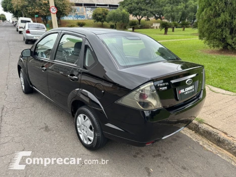 FIESTA 1.6 Rocam SE Sedan 8V