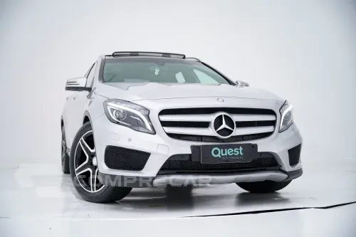 Mercedes-Benz GLA 250 Sport 2.0 TB 16V 4x2  211cv Aut. 4 portas