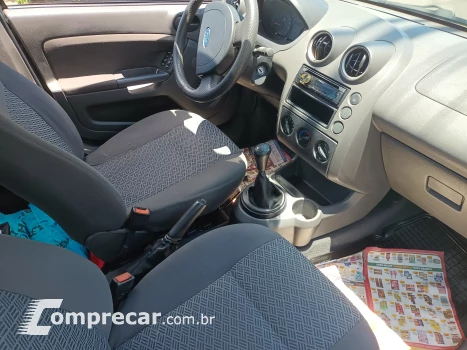 FIESTA 1.6 Rocam SE Plus Sedan 8V