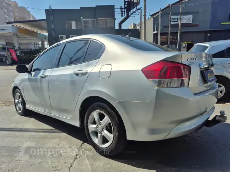 CITY 1.5 LX Sedan 16V