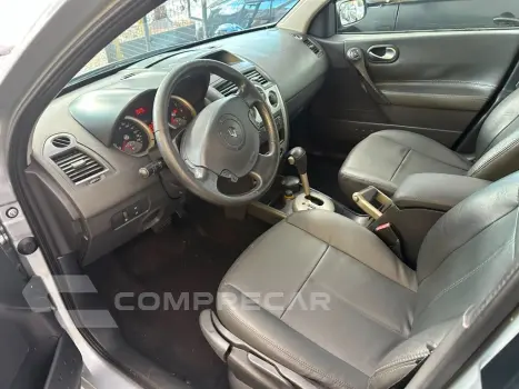 Megane Sedan Dynamique 2.0 16V Aut.