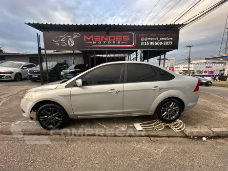 FOCUS SEDAN