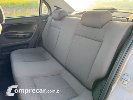 VOYAGE - 1.0 MI 8V 4P MANUAL