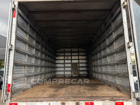 CARGO 815 4X2