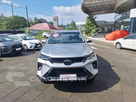 HILUX SW4 2.8 D-4D TURBO DIESEL SRX PLATINUM 7L 4