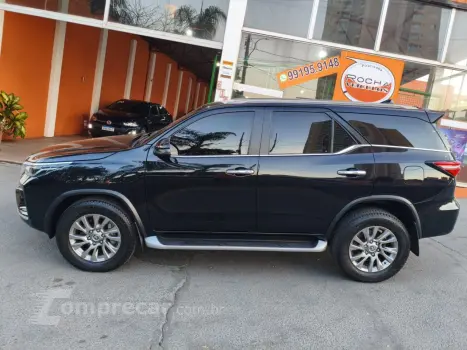 Hilux SW4 2.8 4P SRX 4X4 7 LUGARES TURBO DIESEL AUTOMÁTICO