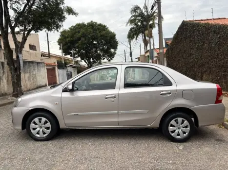 ETIOS 1.5 X Sedan 16V