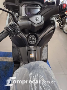 XMAX 300