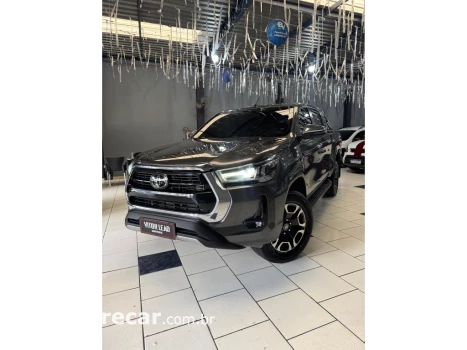 Toyota HILUX 2.8 D-4D TURBO DIESEL CD SRX 4X4 AUTOMÁTICO 4 portas