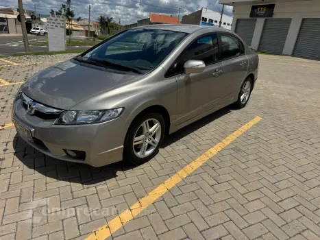 Honda Civic EXS 1.8 4 portas