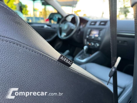 Jetta 2.0 4P FLEX CONFORTLINE AUTOMÁTICO