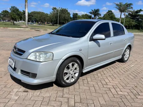 ASTRA 2.0 MPFI Sedan 8V