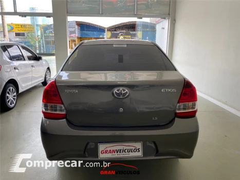 ETIOS 1.5 X PLUS SEDAN 16V FLEX 4P AUTOMÁTICO