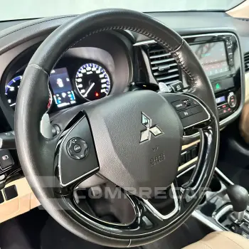 OUTLANDER 2.2 165cv Diesel Aut.