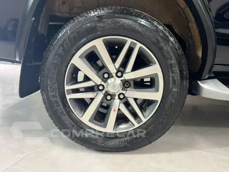 Hilux SW4 2.8 16V 4P SRX 4X4 7 LUGARES TURBO DIESEL AUTOMÁTI