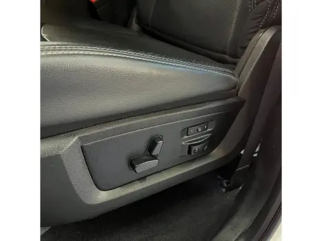 CLASSIC 5.7 V8 GASOLINA LARAMIE CD 4X4 AUTOMÁTICO