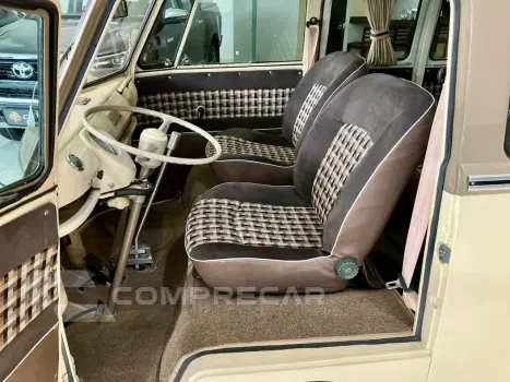 Kombi 1.6 CORUJINHA