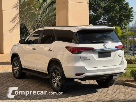 HILUX SW4 2.7 SRV 7 Lugares 4X2 16V