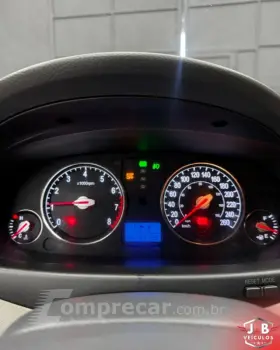 AZERA 3.3 MPFI GLS Sedan V6 24V