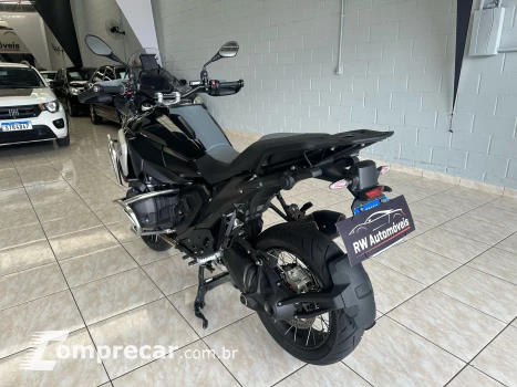 Gs R1300 Triple Black