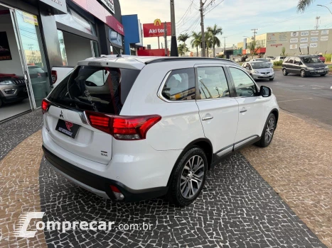 OUTLANDER 2.2 MIVEC DI-D DIESEL HPE-S AWD AUTOMÁTICO