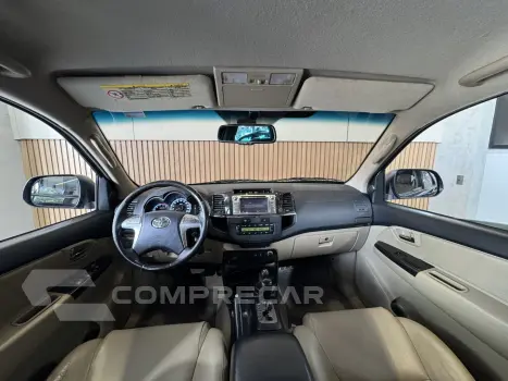 HILUX SW4 3.0 SRV 4X4 7 LUGARES 16V TURBO INTERCOOLER DIESEL