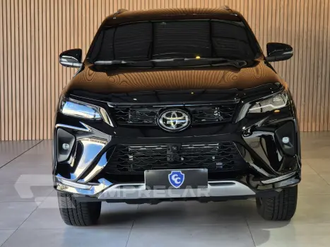 HILUX SW4 2.8 D-4D TURBO DIESEL SRX PLATINUM 7L 4X4 AUTOMÁTI